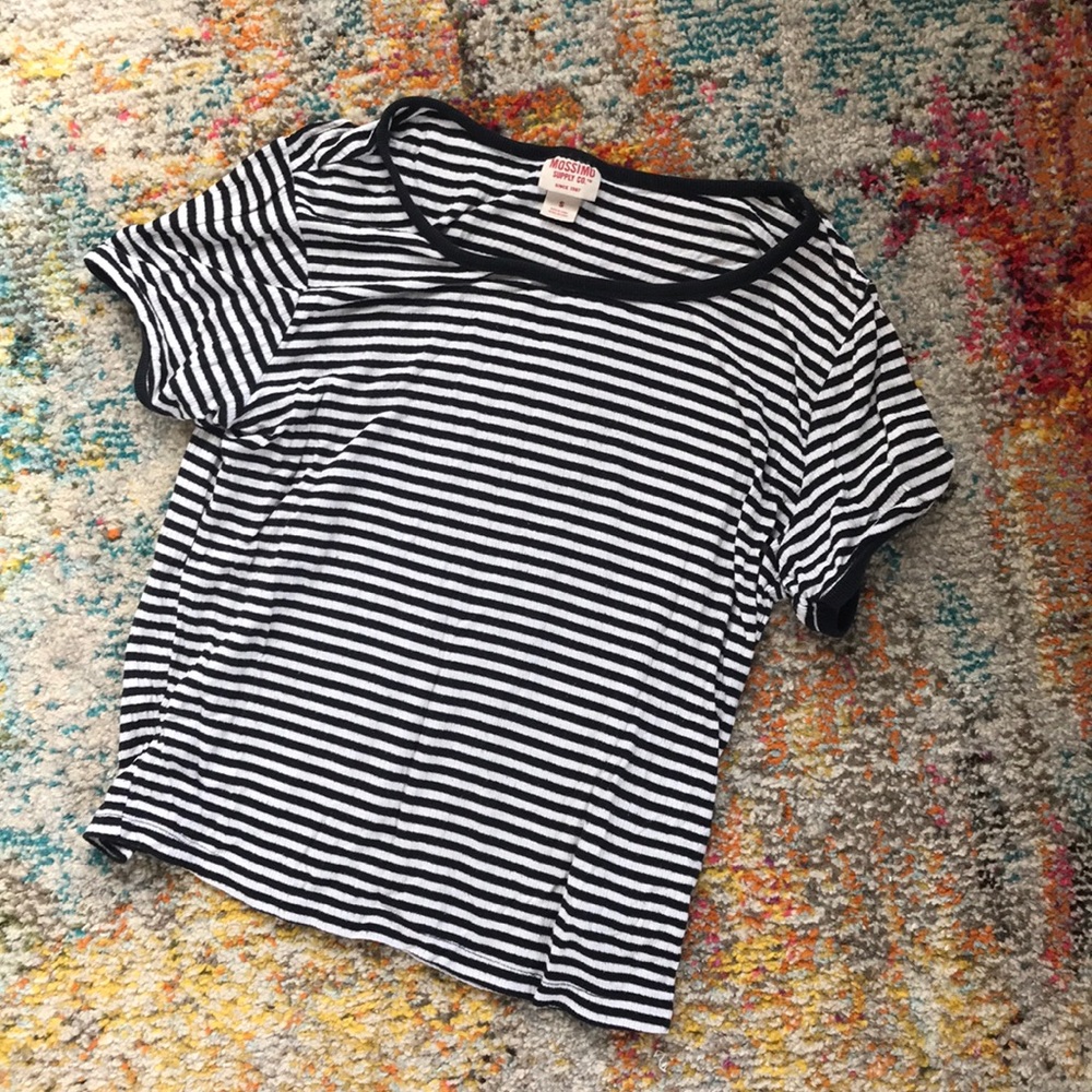 Black/white striped tee